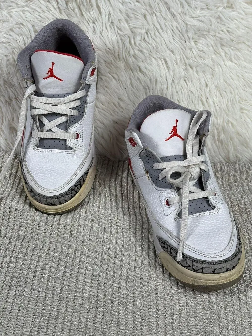 Nike Air Jordan 3 Retro Shoes Youth Size 2Y White Fire Red Cement DM0966-160